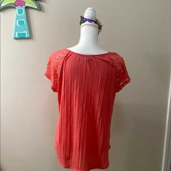 New Directions Coral Lace Blouse - Picture 6 of 8